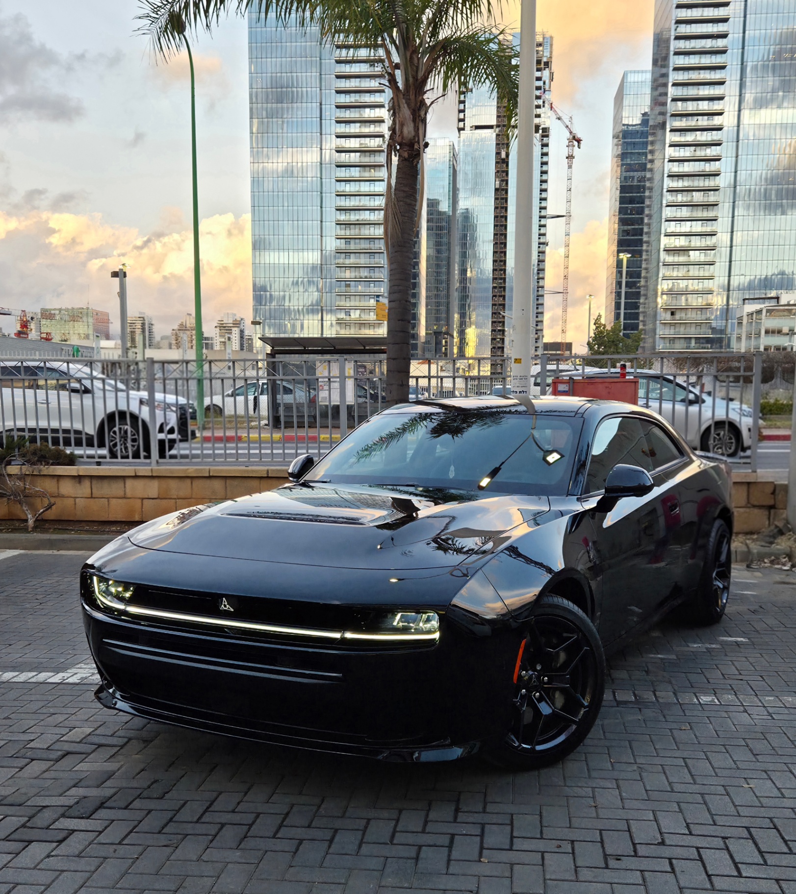 Dodge Charger שחור לאחר ציפוי ננו קרמי